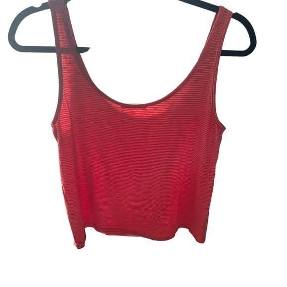 Marine Layer Tank‎ - Picture 2 of 5